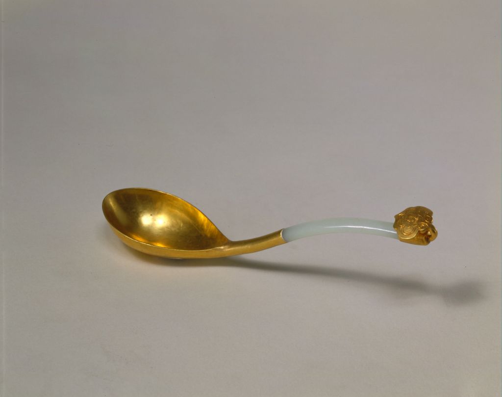 图片[1]-Gold inlaid sapphire handle spoon-China Archive